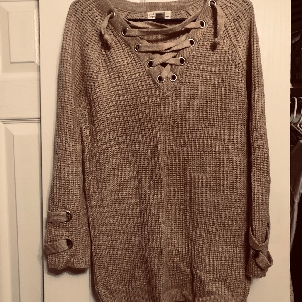🚫🚫🚫🚫SOLD🚫🚫🚫🚫Beige oversized sweater